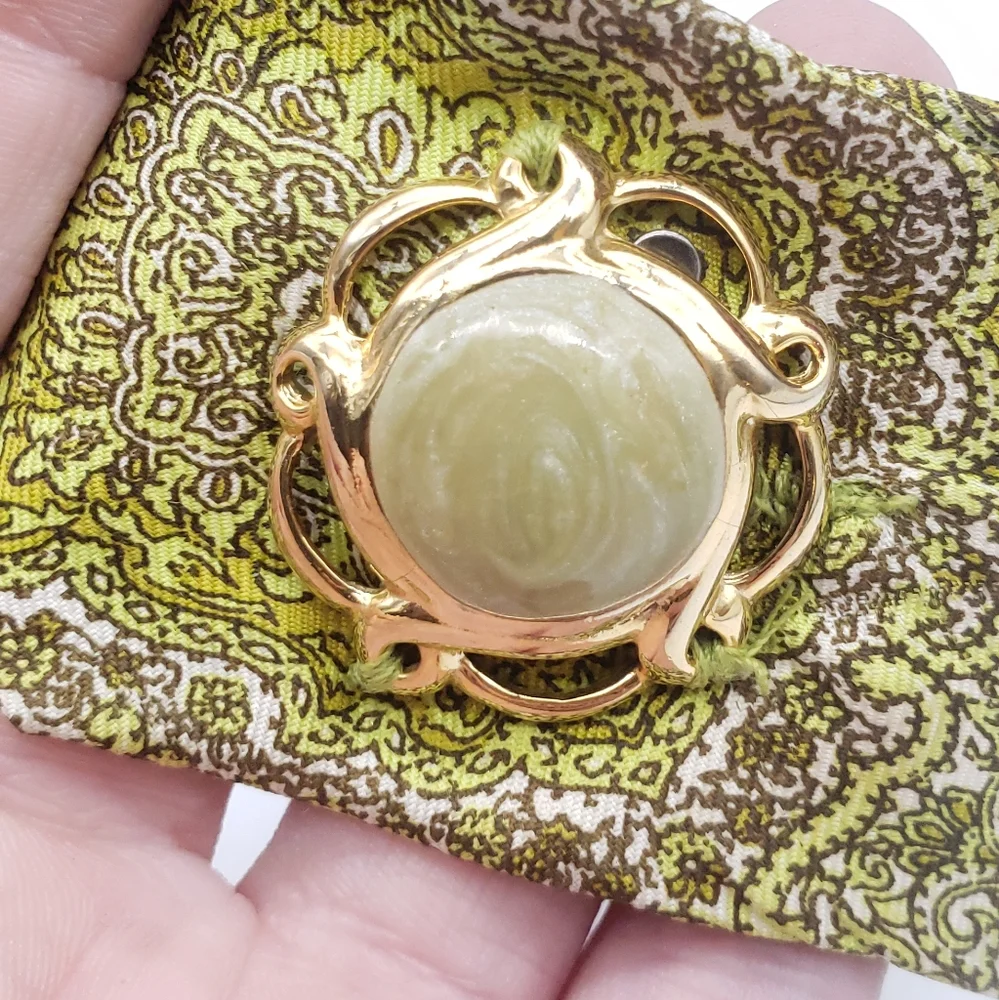Vintage Handmade 100% Floral Silk & Metallic Green Medallion Bracelet